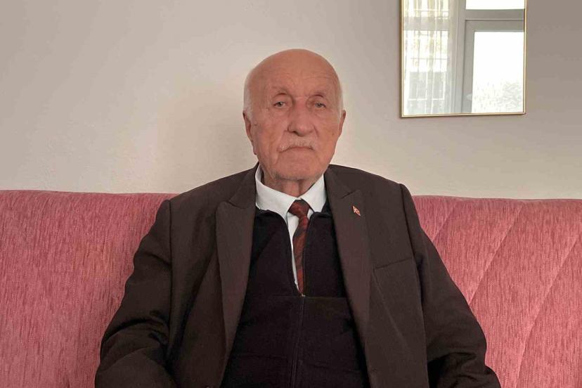 85 yaşındaki Mustafa Hoca, Öğretmenler Günü’nü ilk günkü heyecanla bekliyor