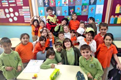 Alaçatı’da ilkokul öğrencilerinden anlamlı dayanışma