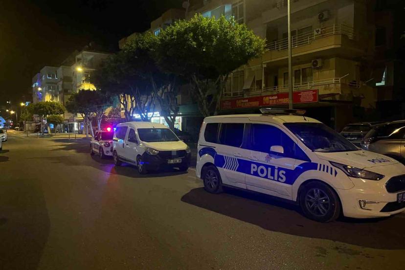 Alanya’da beyaz eşya tamir dükkanında çıkan yangın korkuttu