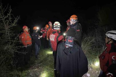 Alzheimer hastası yaşlı adamı arama çalışmaları gece de devam ediyor