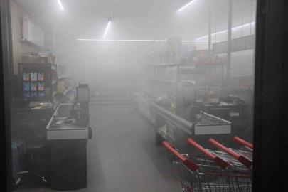 Amasya’da korkutan yangın: Marketi duman kapladı