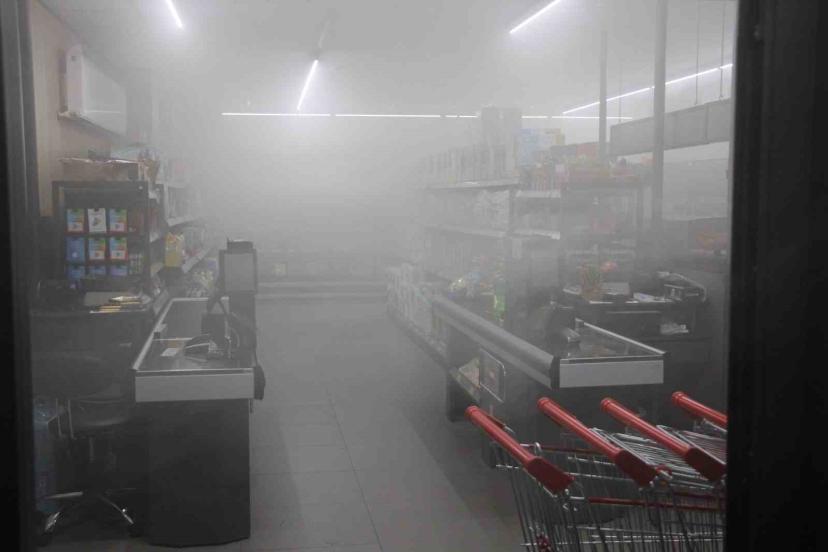 Amasya’da korkutan yangın: Marketi duman kapladı