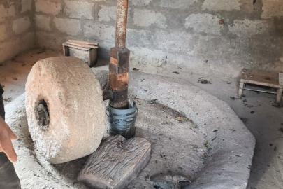 Ardanuç’ta 80 yıllık değirmen geleneksel yöntemlerle üretim yapıyor