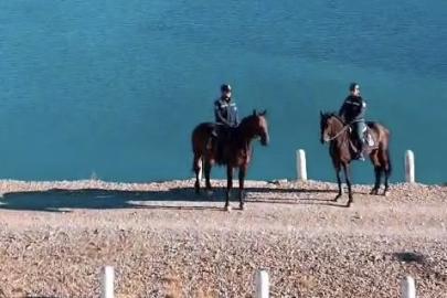 Atlı jandarma timleri Zernek Barajı’nda devriyede