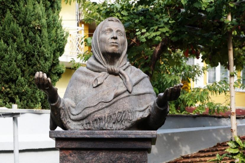 Baba Vanga'nın 2026 kehanetleri: "Uzaylılarla ilk temas yaklaşıyor"