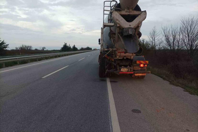 Babaeski’de beton mikseri ile otomobil çarpıştı: 1 yaralı