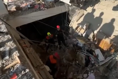 Bakü'de 5 katlı iş merkezinde patlama