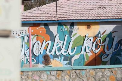 Binalardan duvarlara renk cümbüşü: ‘Renkli Köy’