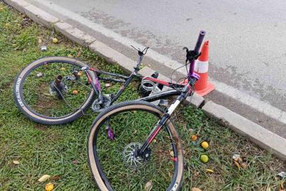 Bisikletli çocuğa çarparak ölümüne sebep olan sürücü polise teslim oldu