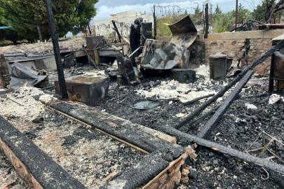 Bozcaada’da çıkan yangında otel kullanılamaz hale geldi