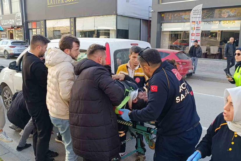 Bursa’da hafif ticari araç cipe çarptı: 1 yaralı