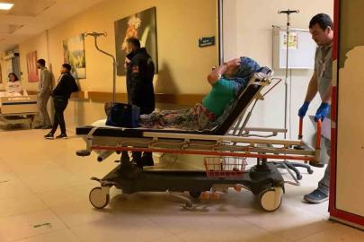 Bursa’da lastiği patlayan otomobil şarampole yuvarlandı