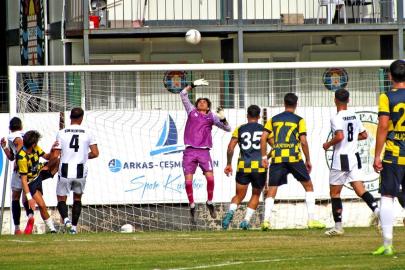 Çeşme’de derbi mücadelesinde gol sesi çıkmadı