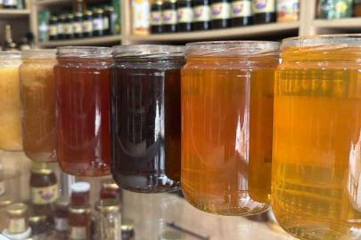 Coğrafi işaretli kestane ve orman gülü balları raflardaki yerini aldı