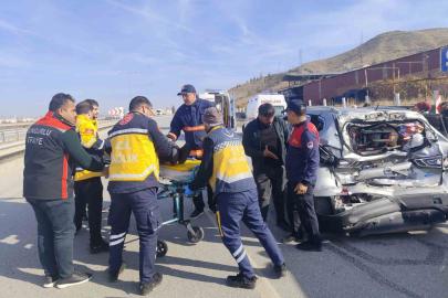 Çorum’da cip ile kamyon çarpıştı: 5 yaralı