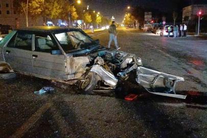 Çorum’da otomobil ile tır çarpıştı: 1 yaralı