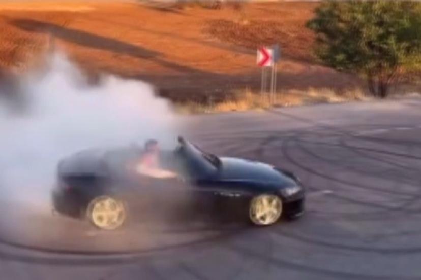 Drift attı tozu dumana kattı: O anları sosyal medyadan paylaşan sürücüye 48 bin 559 TL ceza kesildi