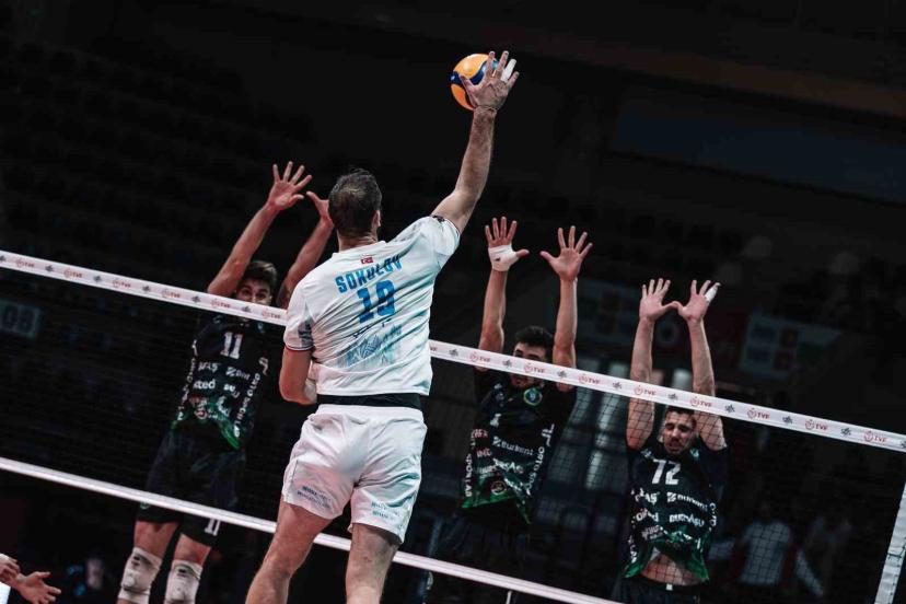 Efeler Ligi: Halkbank: 3 - Bursa B.B. Spor: 0