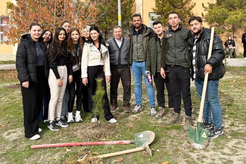 Emet MYO’da fidan dikim etkinliği