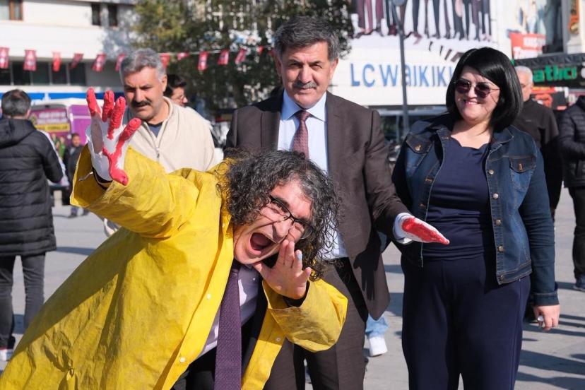 Erzincan’da el izleriyle yükselen "Şiddete Hayır" çağrısı