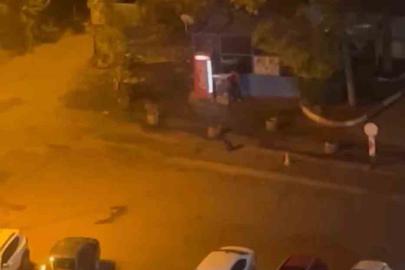 Etrafa aldırmadan büfenin camlarını alaşağı etti