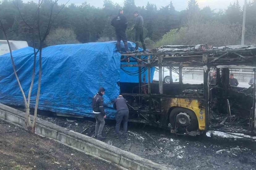 Eyüpsultan’da İETT otobüsü alev topuna döndü
