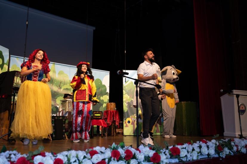 Gölbaşı Belediyesi’nin düzenlediği ‘Çocuk Tiyatrosu Günleri’ne miniklerden yoğun ilgi