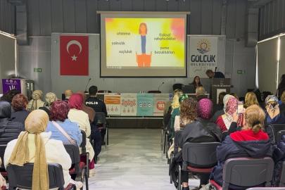 Gölcük’te kadına yönelik şiddete karşı farkındalık etkinliği düzenlendi
