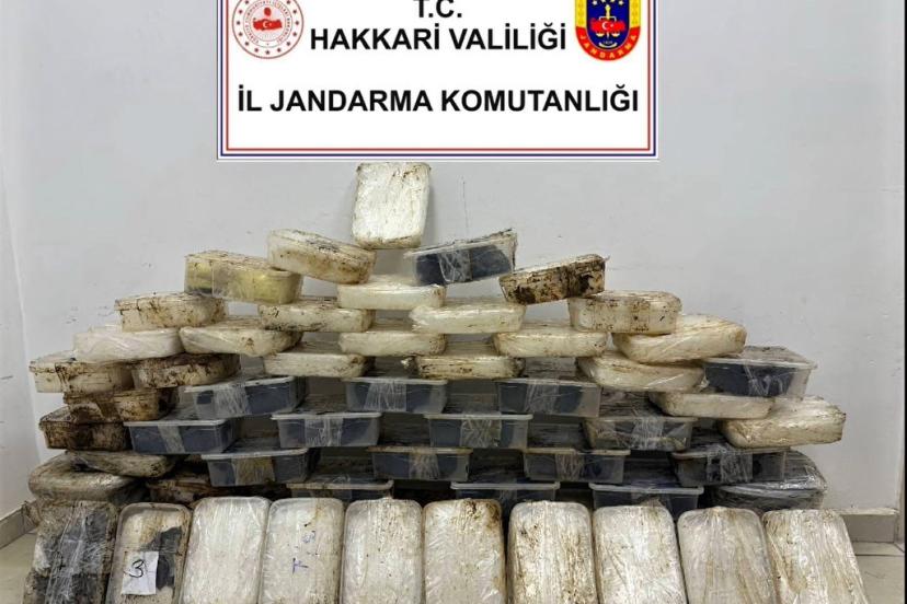 Hakkari’de 81 kilo 133 gram metamfetamin ele geçirildi