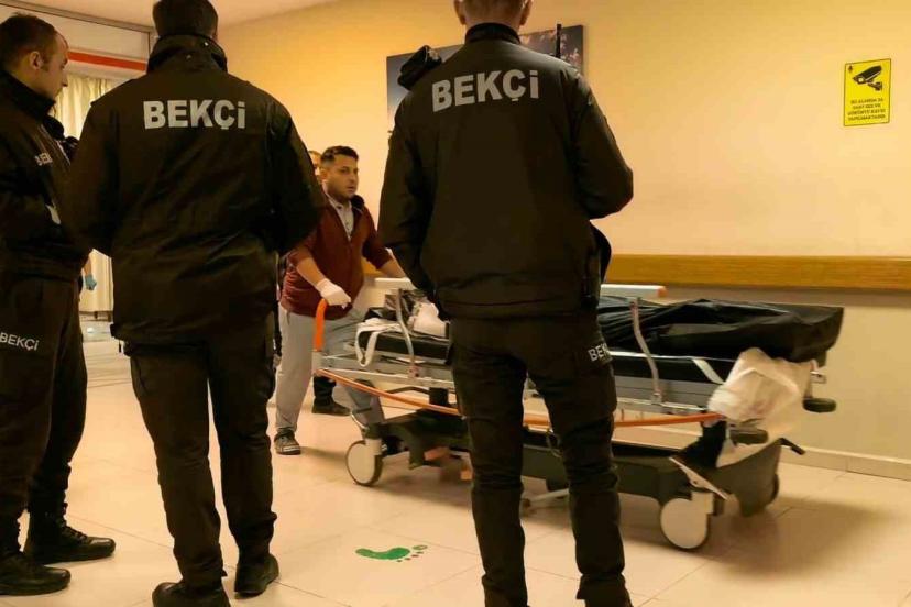 Kaldırımda durup tartıştığı kişiye ateş açtı