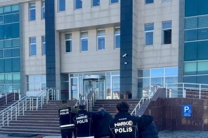 Kars’ta bir aparta uyuşturucu operasyonu
