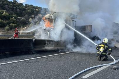 Kaza yapan tır alevlere teslim oldu