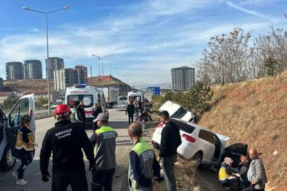 Kırıkkale’de iki otomobil çarpıştı: 8 yaralı