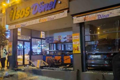 Kontrolden çıkan otomobil, yeni açılan dönerciye daldı