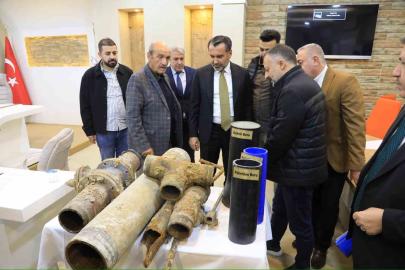 Meclis toplantısına eski içme suyu borularını getiren Başkan Şerifoğulları: "İçme suyu hattı döşeme çalışmalarımız yüzde 99 seviyesine ulaşmıştır"