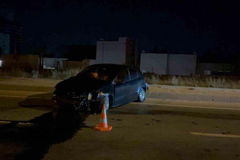 Metrelerce sürüklenen araçta kazayı sıyrık bile almadan atlattılar