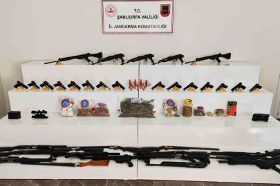 Mısır tarlasında patlayıcı madde ve silahlar ele geçirildi: 9 gözaltı