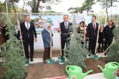 Muğla’da 16 bin 453 öğretmen için 16 Bin 453 fidan toprakla buluşuyor