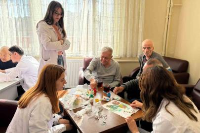 Öğrencilerden yaşlılar için anlamlı etkinlik