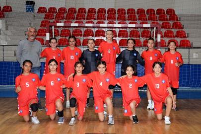 Okullar Arası Yıldızlar Hentbol Müsabakaları devam ediyor