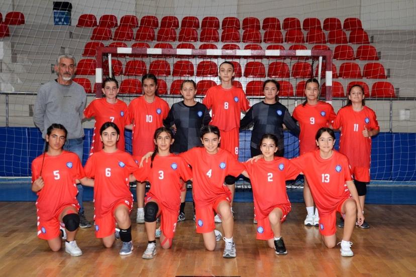 Okullar Arası Yıldızlar Hentbol Müsabakaları devam ediyor