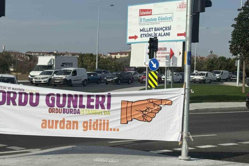 Ordu Tanıtım Günleri’nde ilginç pankartlar: ’Madanızı açacak çok şey var’