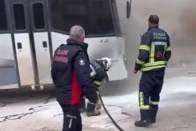 Park halindeki midibüs alev aldı