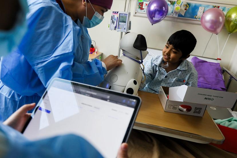 Robot köpek "Tommy" göreve başladı: Çocukların yeni umudu oldu