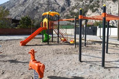 Söke Belediyesi’nden Sazlı Mahallesi’ne yeni Çocuk Oyun ve Dinlenme Alanı