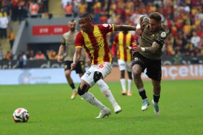 Trendyol Süper Lig: Göztepe: 0 - Kocaelispor: 0 (İlk yarı)