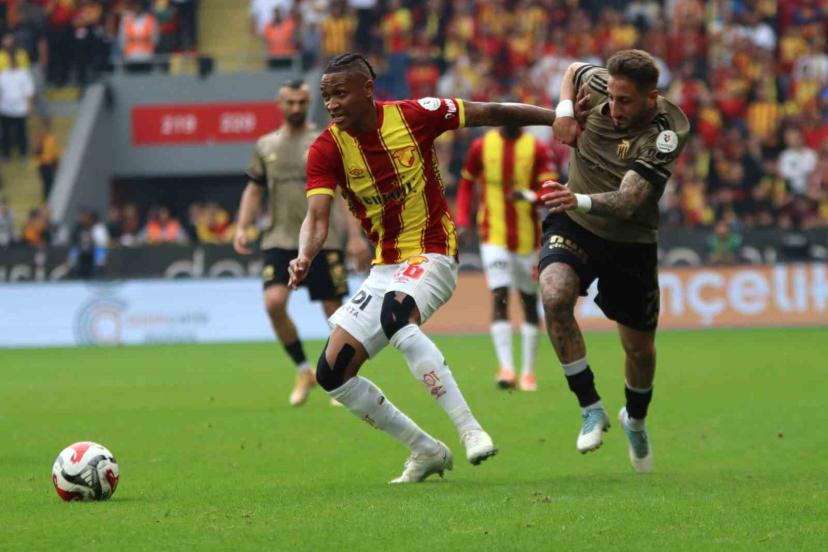 Trendyol Süper Lig: Göztepe: 0 - Kocaelispor: 0 (İlk yarı)