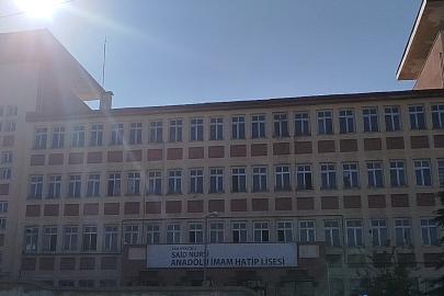 Van’da 5 öğrenci zehirlenme şüphesiyle hastaneye kaldırıldı