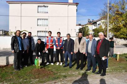 Vezirköprü’de Gazze ve şehitler için fidanlar toprakla buluştu