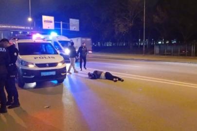 100 metre ilerideki üst geçidi kullanmadı canından oluyordu